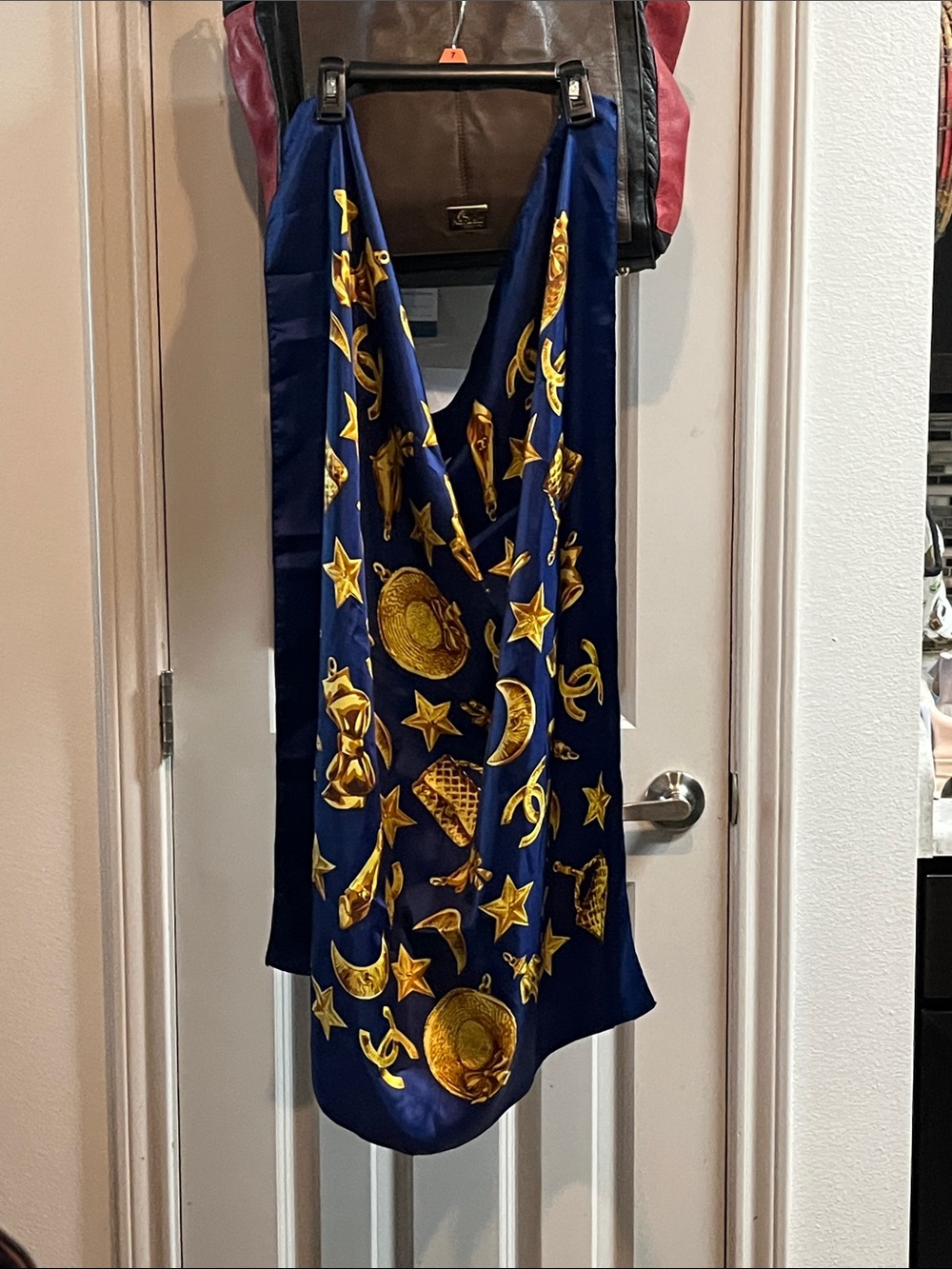 Navy Blue Sleeveless Scarf